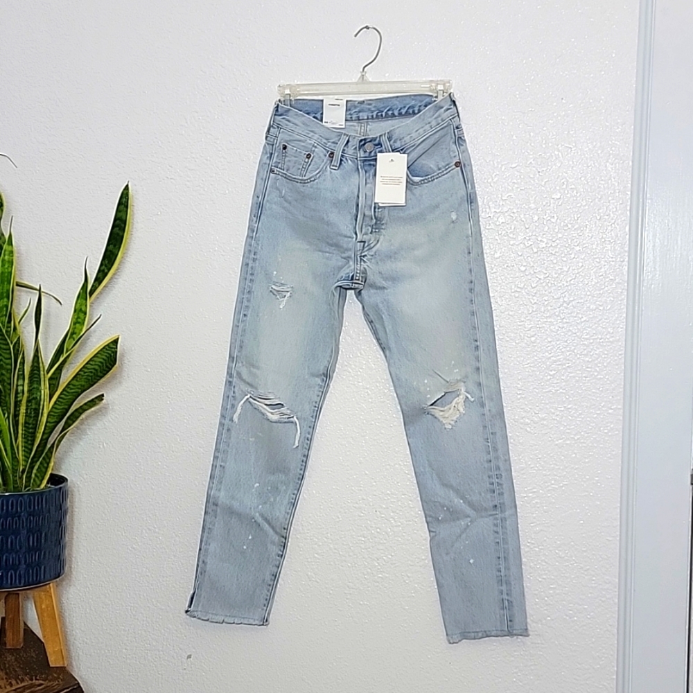 LEVIS NWT- 24 X 28 - 501 skinny jeans, Button fly, Ankle length